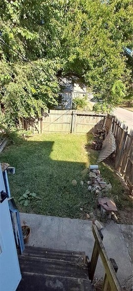 Building Photo - 2517 Olive St