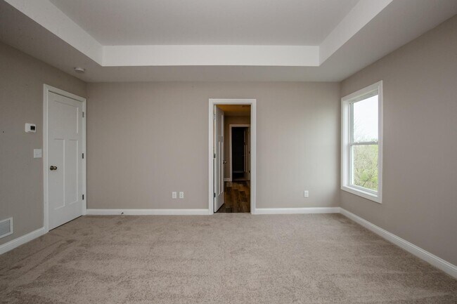 Building Photo - 685 Shaker Dr