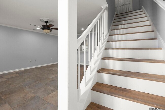 Building Photo - 9817 Siegen Ln