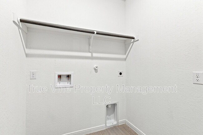 Building Photo - 5432 Cloves Cv
