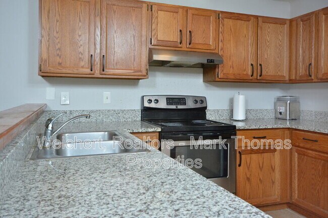 Building Photo - 104 Gatehouse Ln