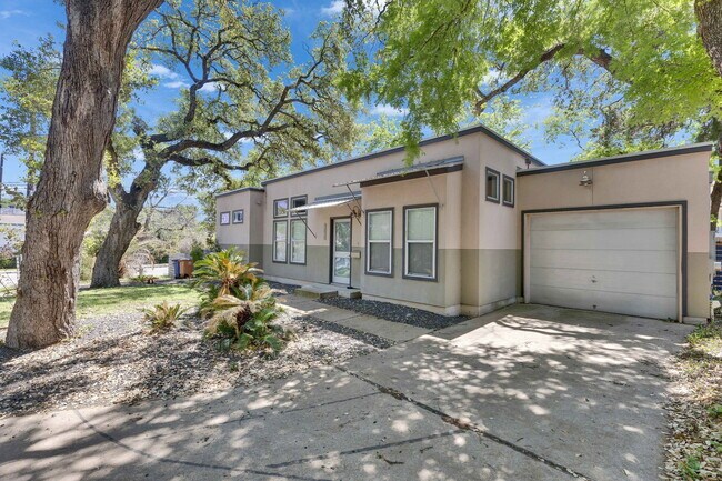 Building Photo - 3808 Menchaca Rd