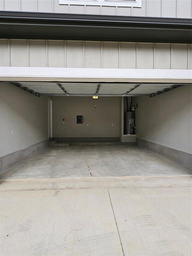 Building Photo - 1020 Vista View Dr