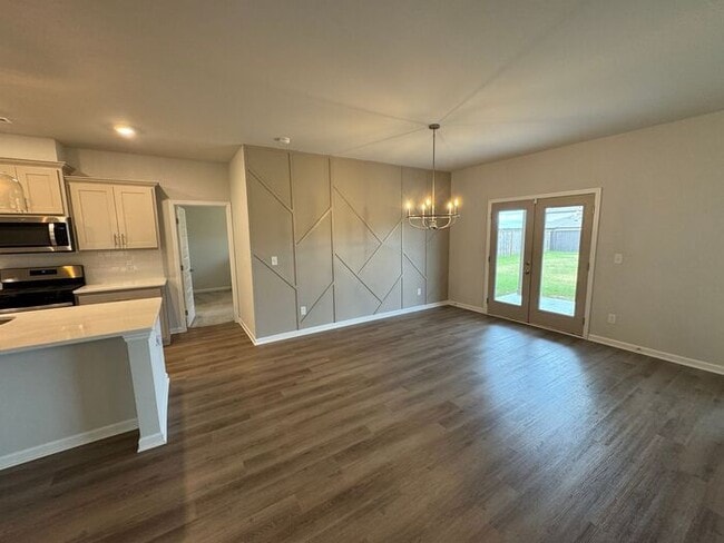 Building Photo - Extra Square footage, Mountain Views