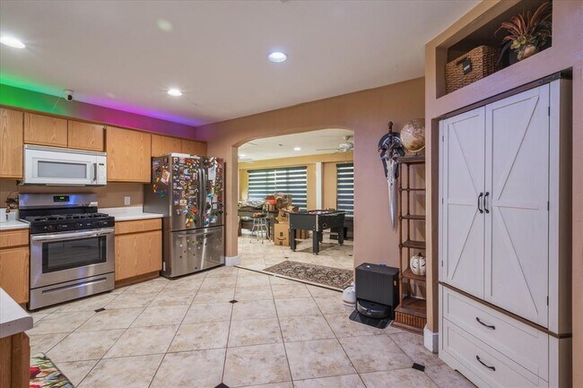 Building Photo - 922 Satellite View