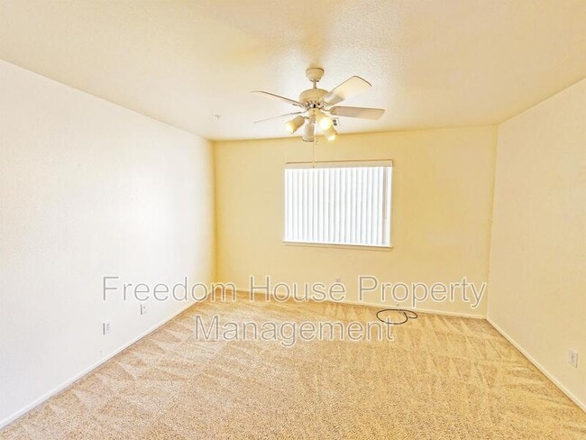 Building Photo - 1850 Pershing Ave