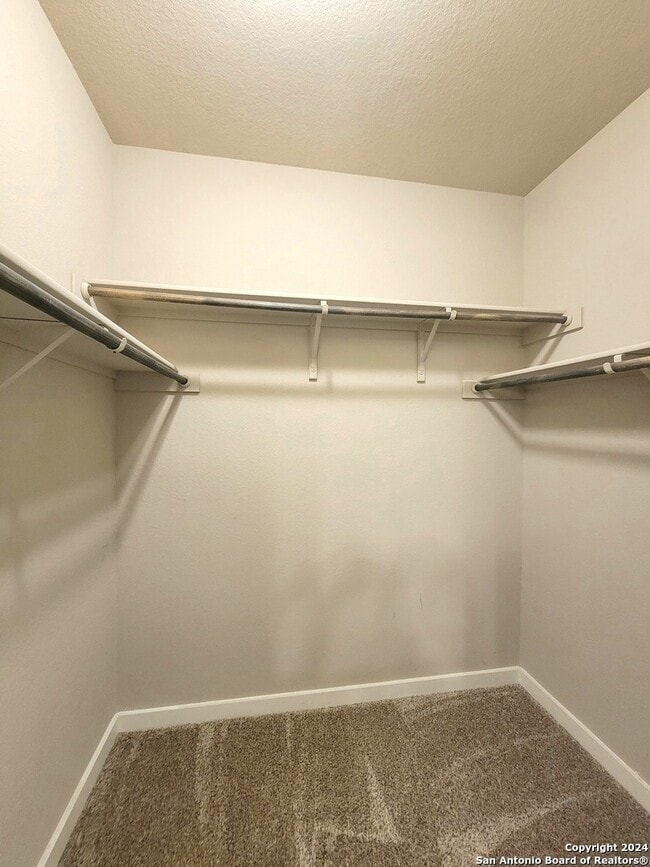 Building Photo - 2251 Avery Village