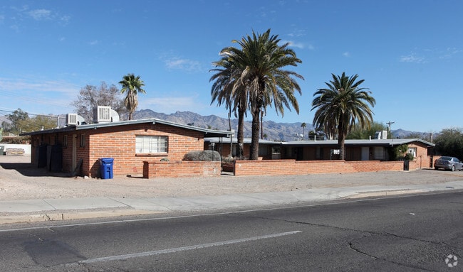 Primary Photo - Palm Apartments