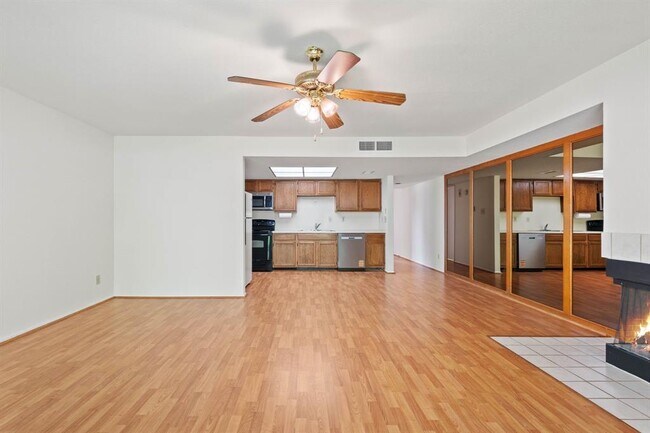 Building Photo - 14777 Wunderlich Dr