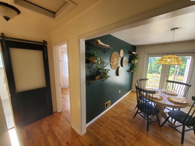 Building Photo - Central kennewick rental