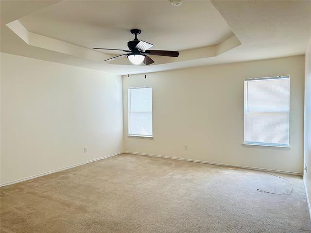 Building Photo - 704 White Fields Way