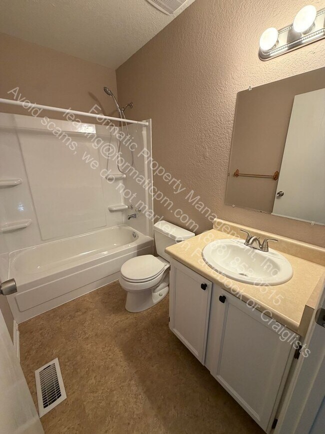 Building Photo - 8962 W 89th Pl