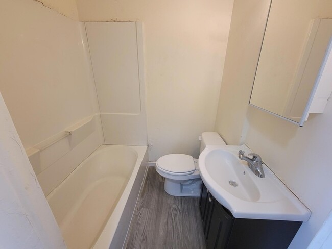 Building Photo - 2453A Mound Rd