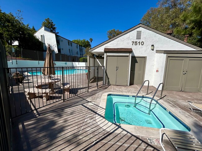 Building Photo - 1 Bed, 1 Bath Loft Condo in La Mesa!