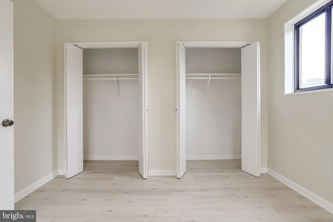 Building Photo - 3515 Washington Blvd