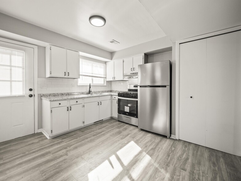 Building Photo - Truman Estates
