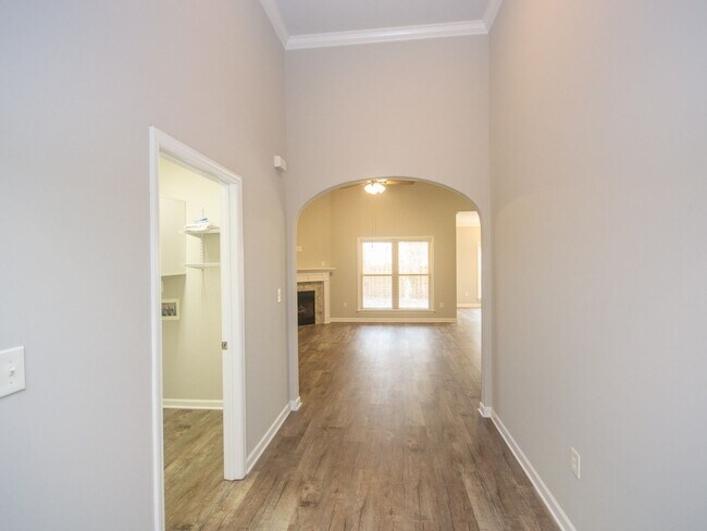 Building Photo - Gorgeous Corner-Lot Home in Canebrake Club – Lawn Care Included