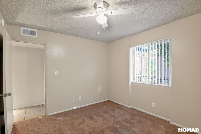 Building Photo - 6502 N 17th Ave