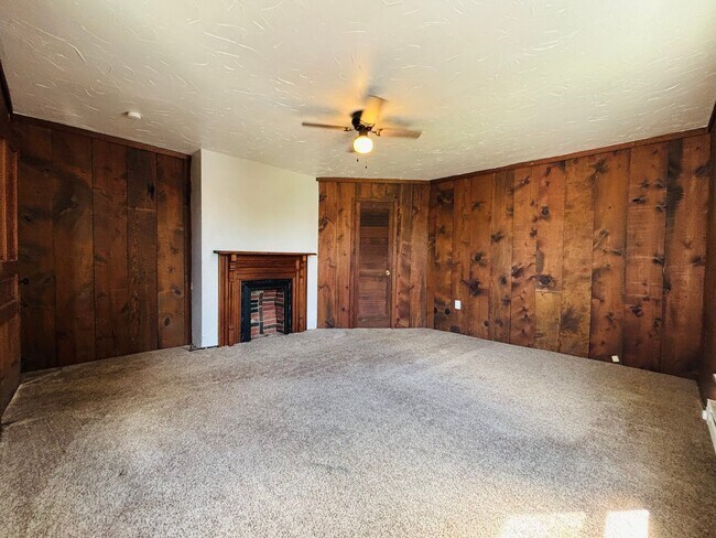Building Photo - 38 Hall Ave