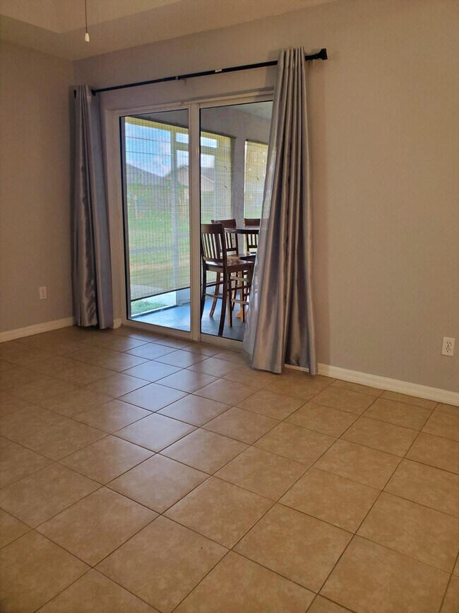 Building Photo - 3234 SW Fillmore St