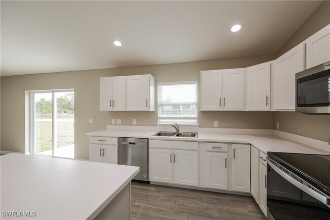 Building Photo - 3237 Ruth Ln