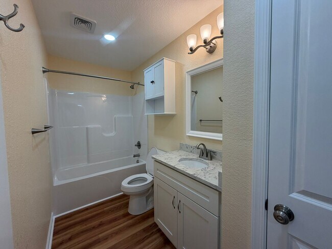 Building Photo - 705 Canal Dr