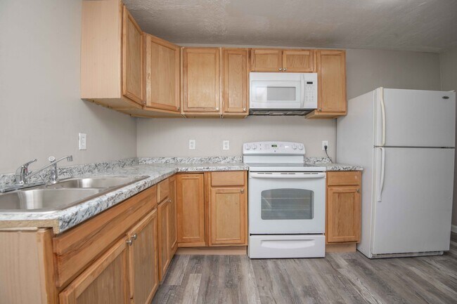 Building Photo - 912 Hotel Ave