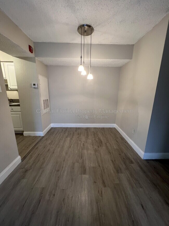 Building Photo - 3700 Idlebrook Cir