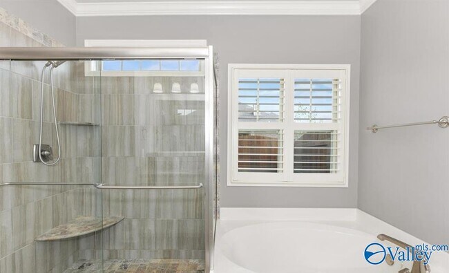 Building Photo - 138 Legacy Cove Dr SW