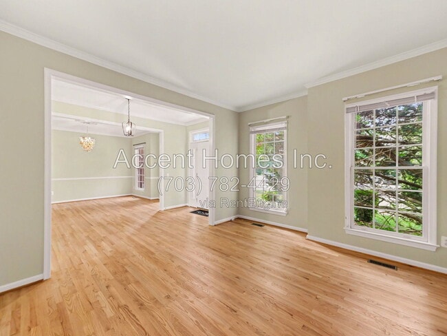 Building Photo - 6034 Sumner Rd