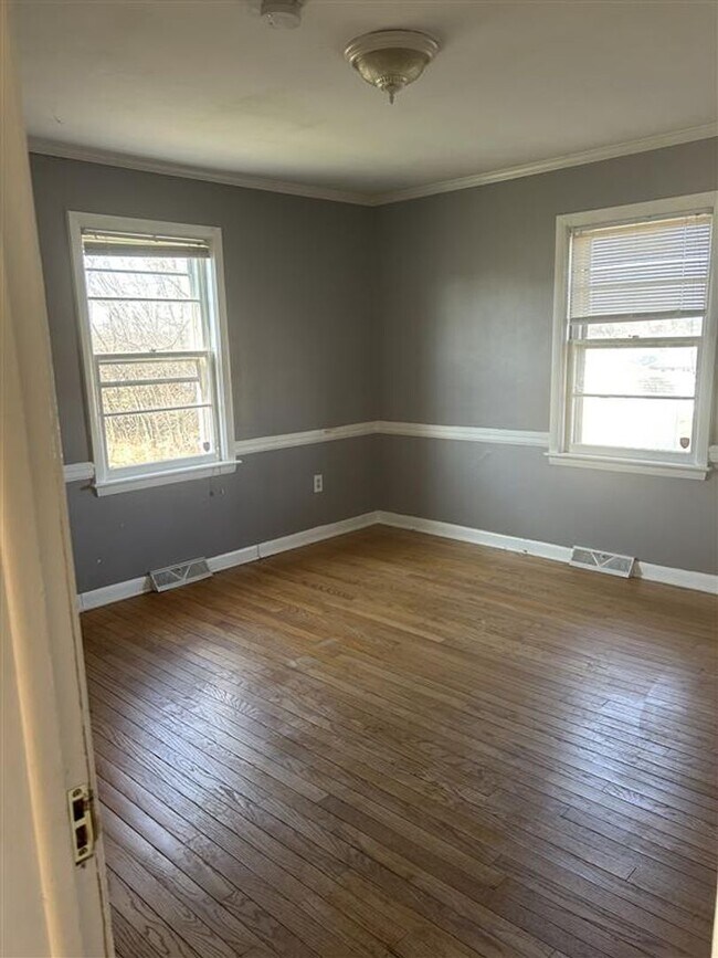 Building Photo - 4 Bedroom home for Rent!! This house is being renovated**