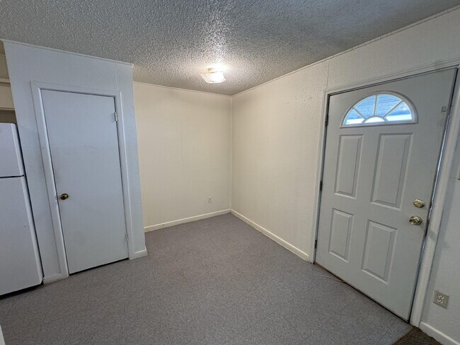 Building Photo - 5909 East F M 40
