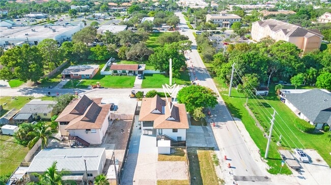 Building Photo - 9002 Somerset Ln