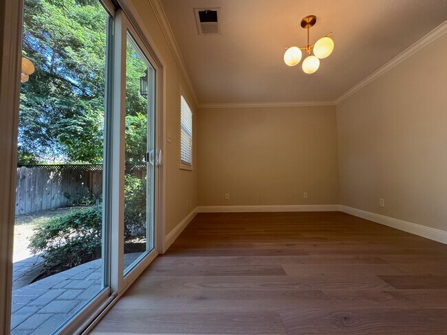 Building Photo - 758 Arnold Way