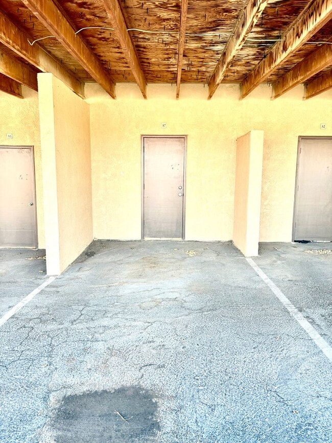 Building Photo - 161 W 950 S