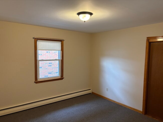 Building Photo - 1356 Roosevelt Ave