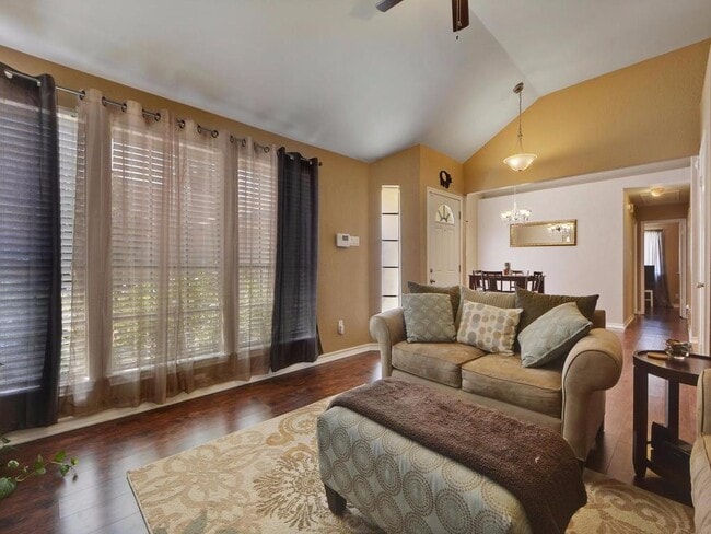 Building Photo - 2213 Margalene Way