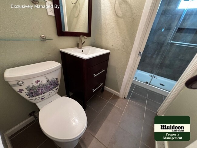 Building Photo - Available now! Beautiful 4 bedroom home with garage! Near downtown.