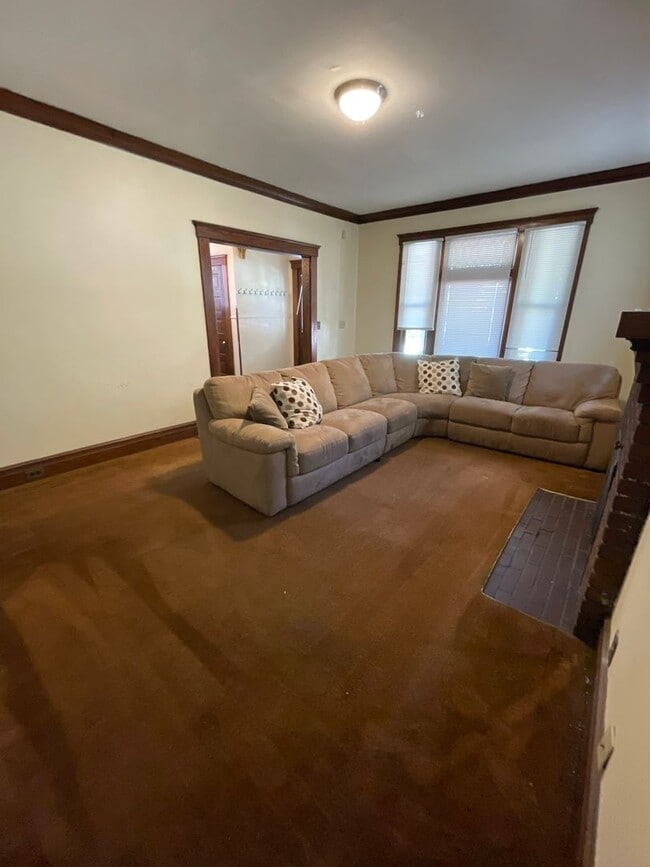 Building Photo - 410 E William St