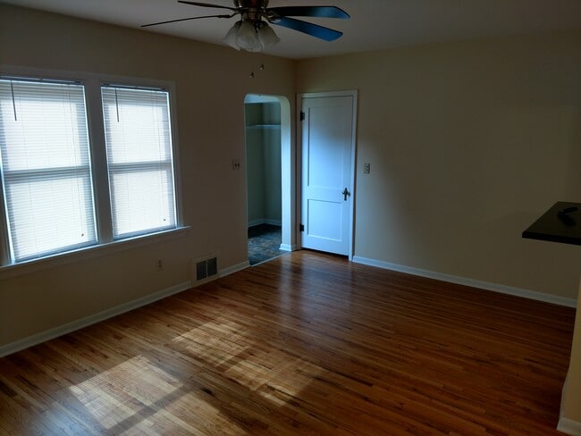 Building Photo - 505 10th Ave NW