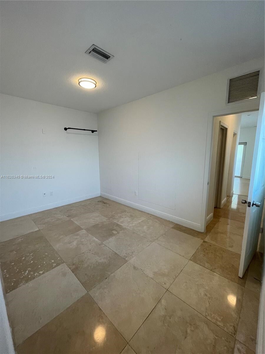 Building Photo - 3350 SW 25th St