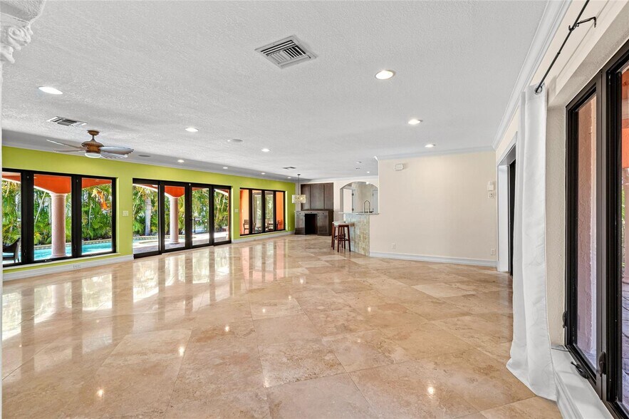 Building Photo - 515 Lido Dr