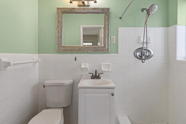 Building Photo - 1911 NE 27th St