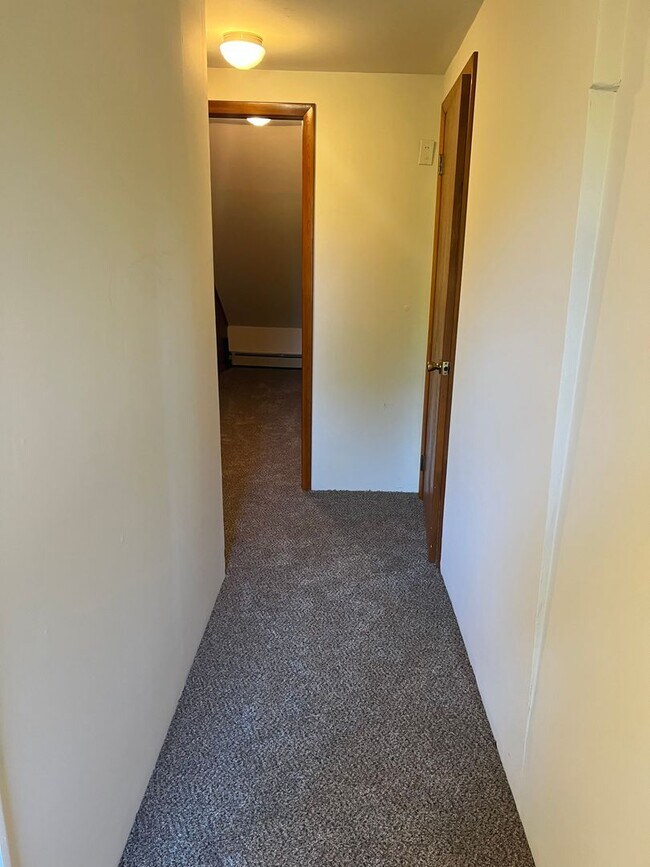 Building Photo - Quakertown Cape in Private Setting