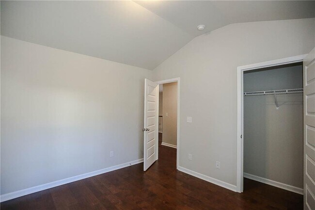 Building Photo - 2304 Shetley Creek Dr