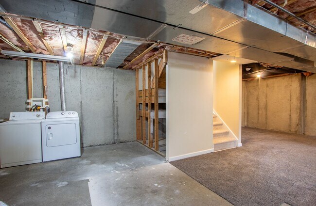 Building Photo - 247 Academy Ln