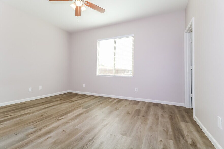 Building Photo - 4845 S 243rd Dr