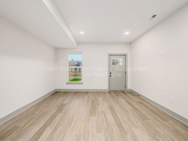 Building Photo - 1128 Geers Ave