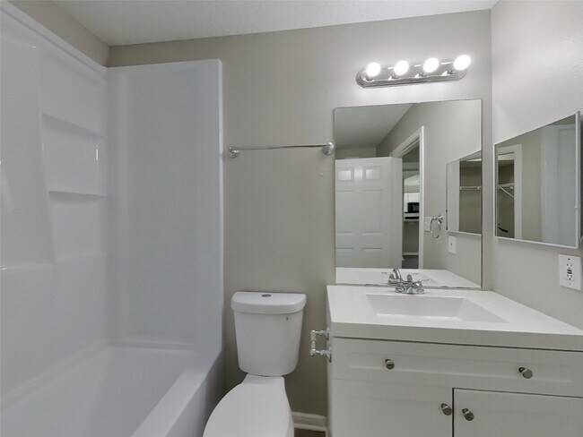 Building Photo - 3210 Kelling St