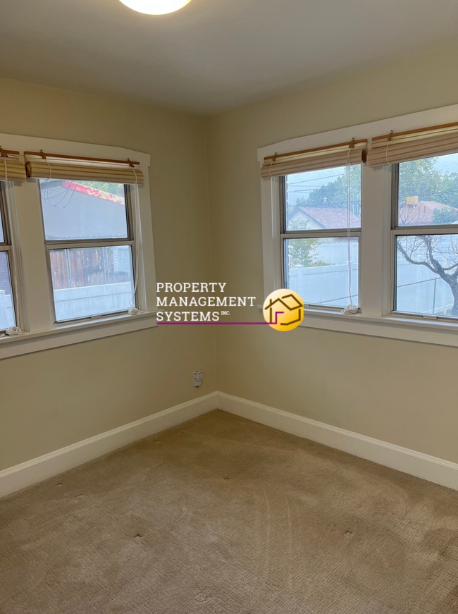 Building Photo - 3 Bedroom Home In Sugarhouse!